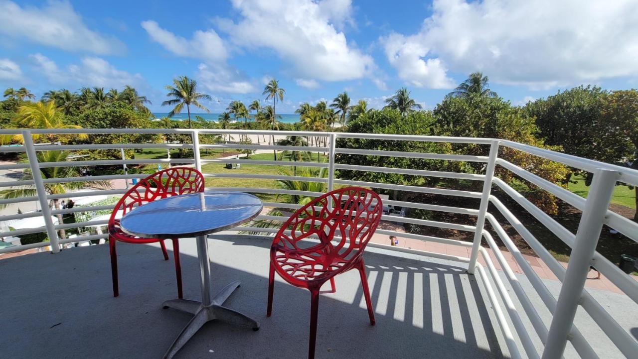 Strand Ocean Drive Suites Miami Beach Exterior photo