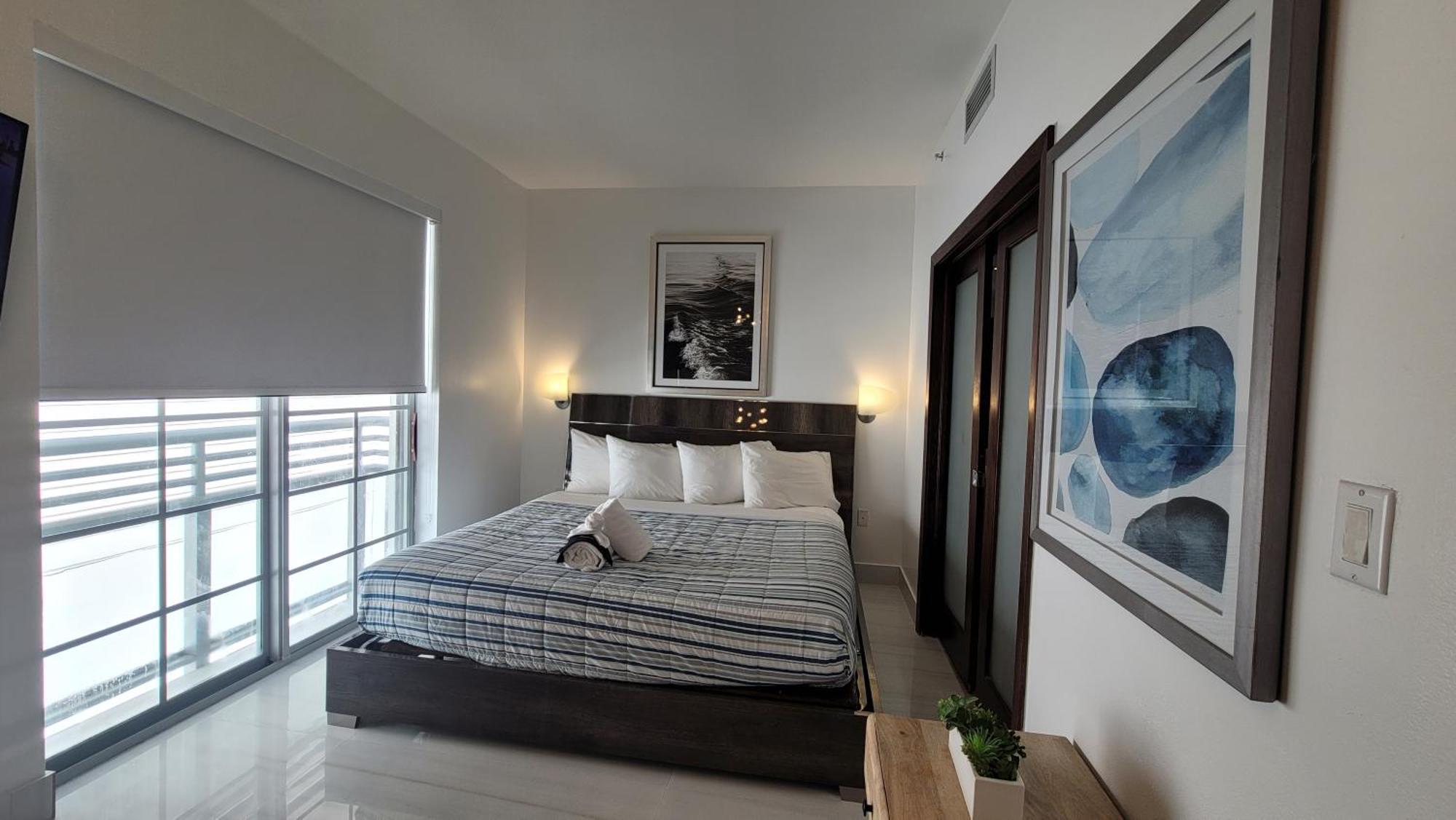 Strand Ocean Drive Suites Miami Beach Room photo